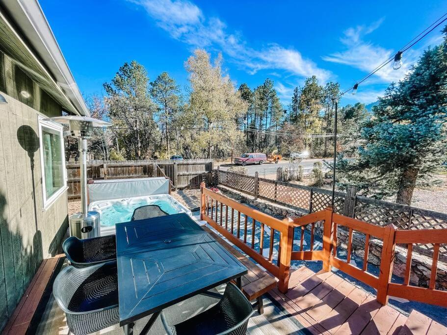 Canyon Retreat! 3Min To Broadmoor. Hot Tub! Villa Colorado Springs Exterior photo