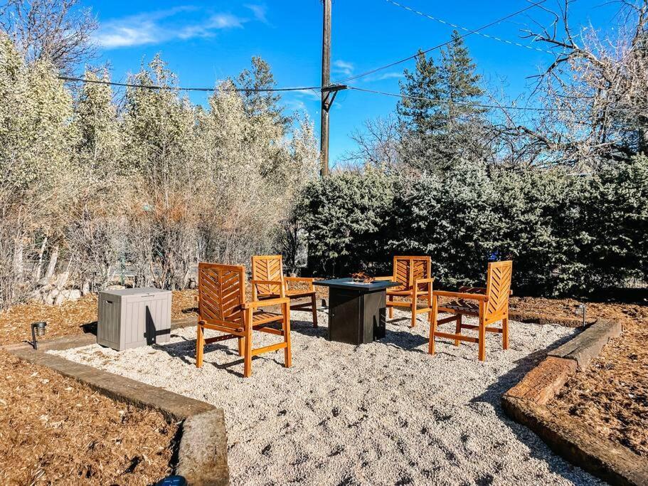 Canyon Retreat! 3Min To Broadmoor. Hot Tub! Villa Colorado Springs Exterior photo